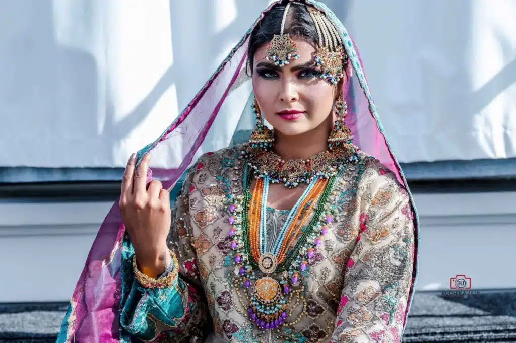 Chic glamour portraits with a modern twist